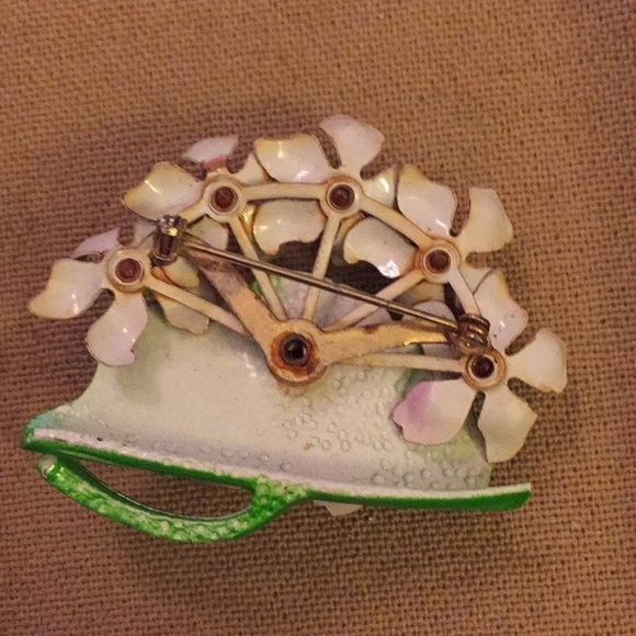 Vintage Metal Flower Pin Green White - Picture 2 of 3